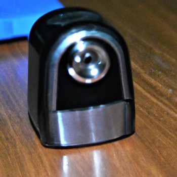 Est-il possible de lire les fichiers vidéo et audio enregistrés à partir d'une montre caméra espion ?