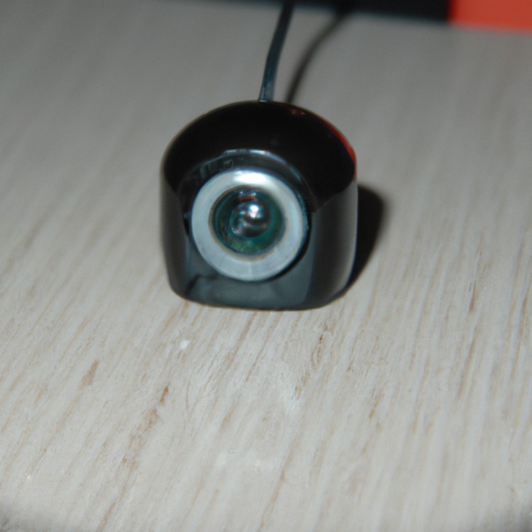 Quels sont les avantages et les inconvénients d'une caméra espion porte manteau?